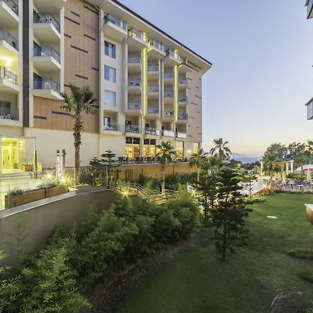 Ramada & Golf Resort Kusadasi