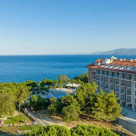 Курортный комплекс Ramada & Golf Кушадасы