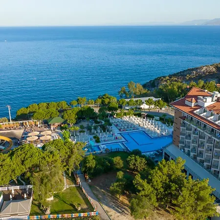 Курортный комплекс Ramada & Golf