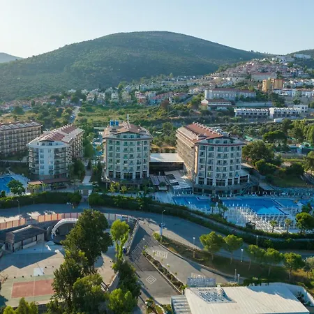 Ramada & Golf Курортный комплекс 5*