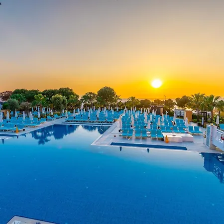 Ramada & Golf Курортный комплекс Кушадасы