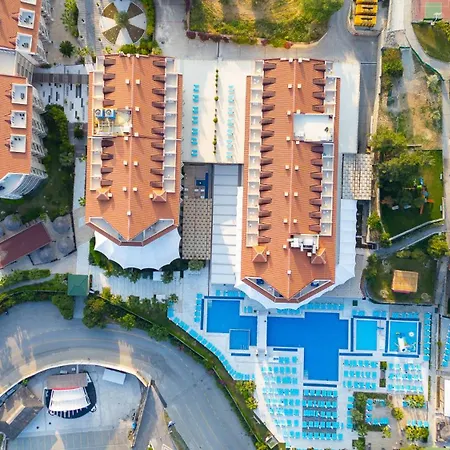 Курортный комплекс Ramada & Golf Кушадасы