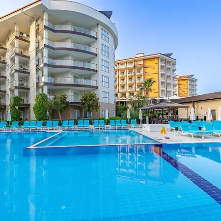 Курортный комплекс Ramada & Golf