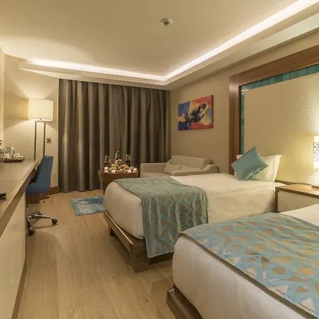 Ramada & Golf 5* Kusadası