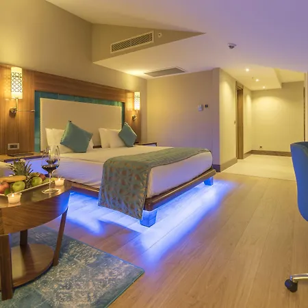 Complex Ramada & Golf Kusadası