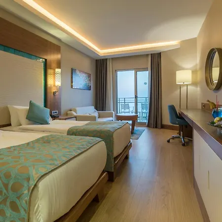 Ramada & Golf Complex 5*