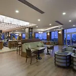 Üdülőközpont Ramada & Golf 5*